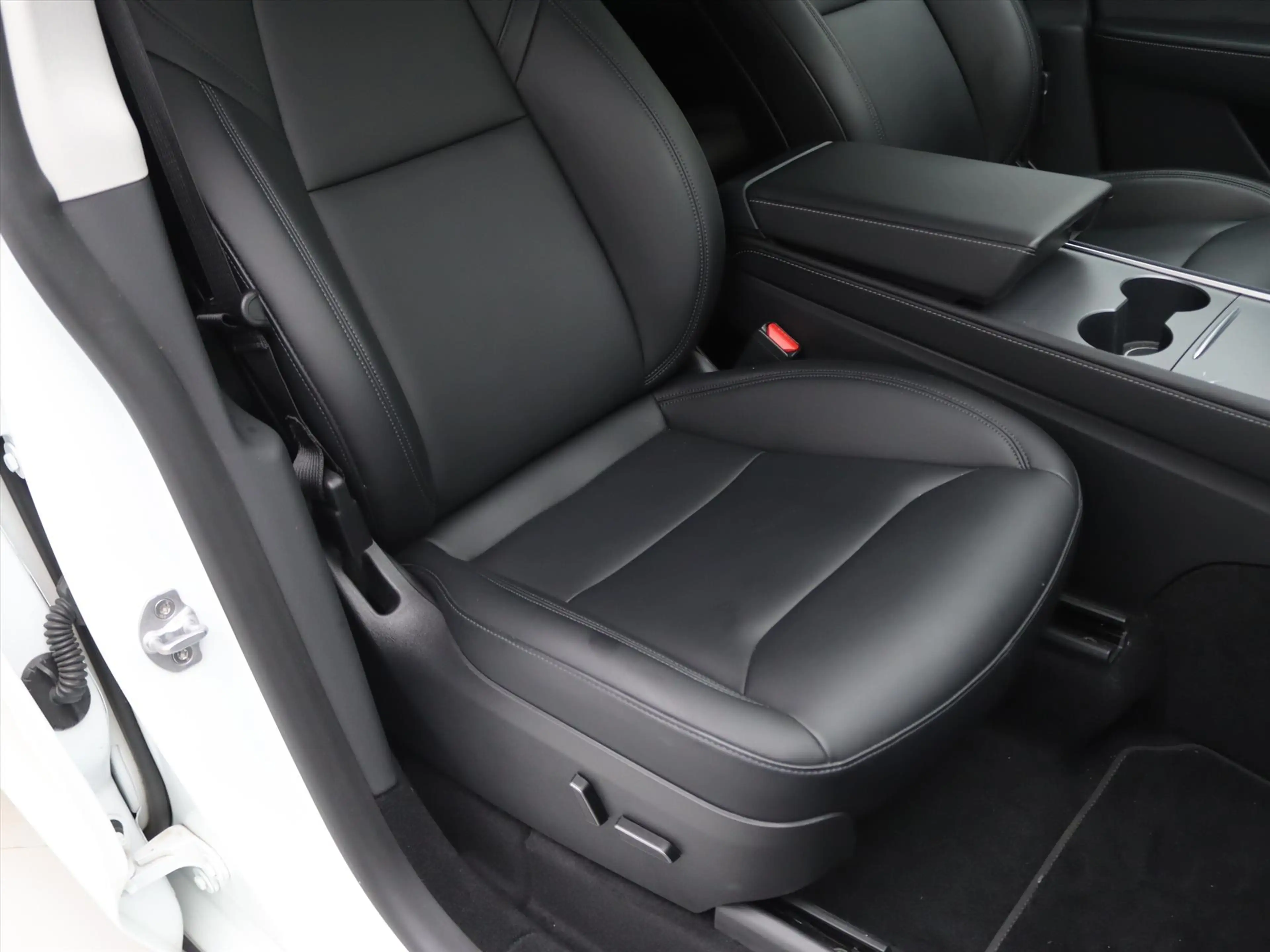 Tesla Model Y Standard RWD Plus [ AMD RYZEN+AUTOPILOT+19 INCH+PR — photo 15