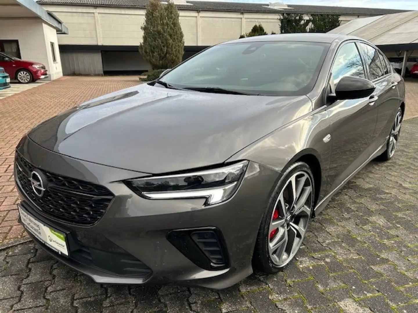 Opel Insignia GSi 4x4 Grau - 1