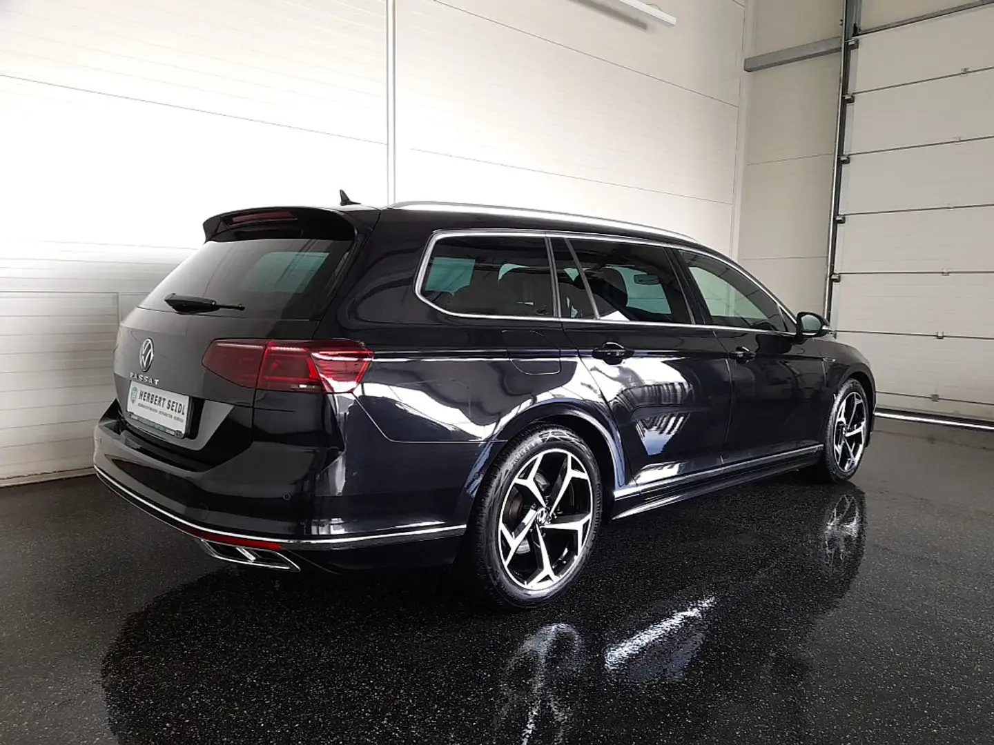 Volkswagen Passat Variant R-LINE 2,0 TDI DSG *NP: €62.459,- / *VOLLAUSSTA... Schwarz - 2