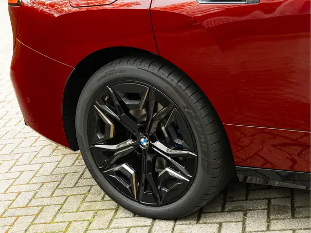 BMW Ix view 13