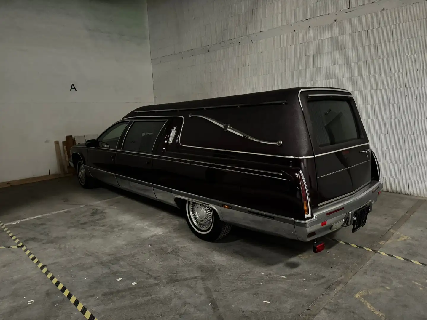 Cadillac Fleetwood Leichenwagen - 2
