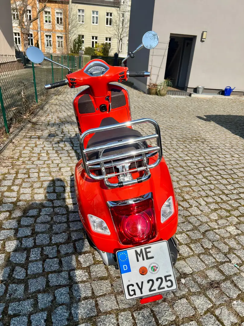 Vespa GTS 125 Orange - 1