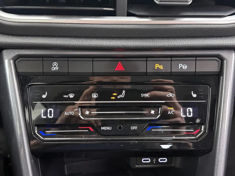 Volkswagen T-Roc 1.0 TSI Style Xenon Alcantara Virtual cockpit Navi — photo 13