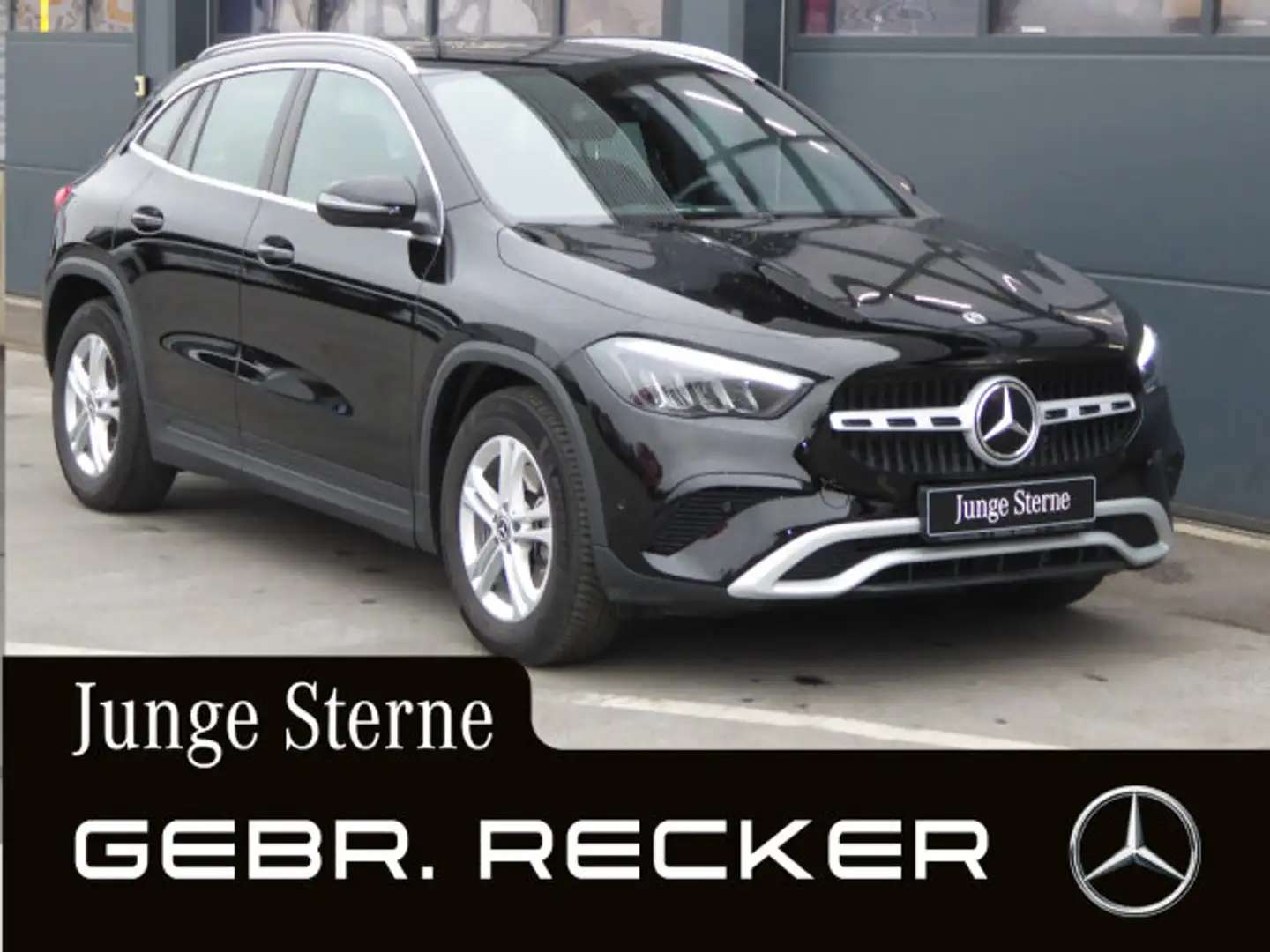 Mercedes-Benz GLA 200 GLA 200 LED AHK Navi Kamera elektr. Heckklappe Schwarz - 1