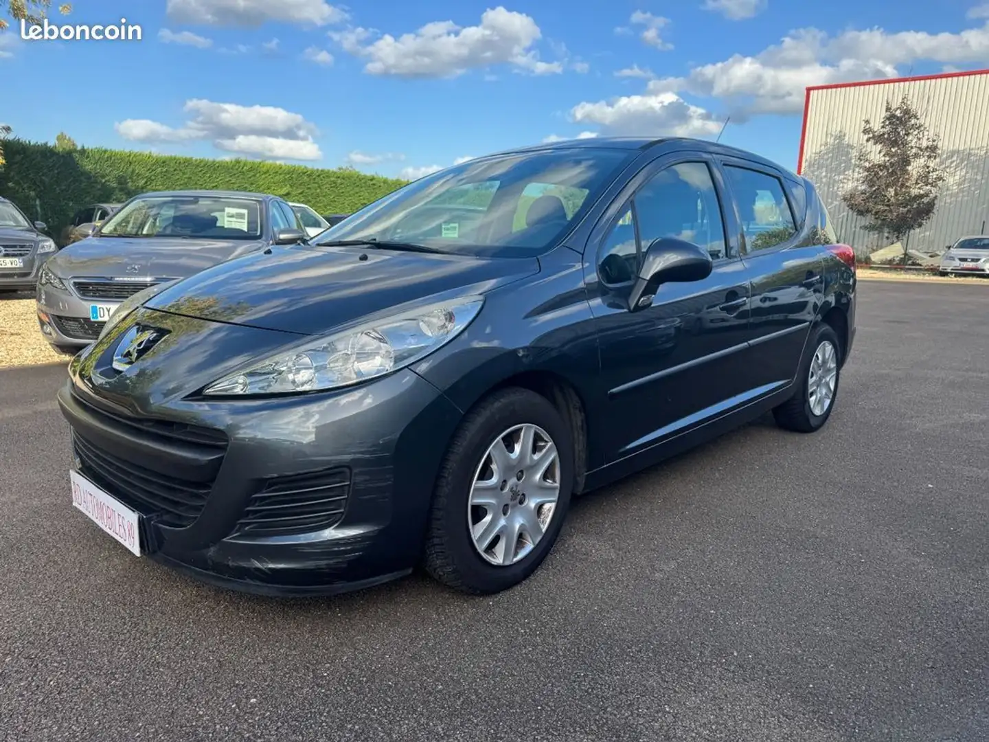Peugeot 207 1.4 VTI 95 CH Active Grau - 1