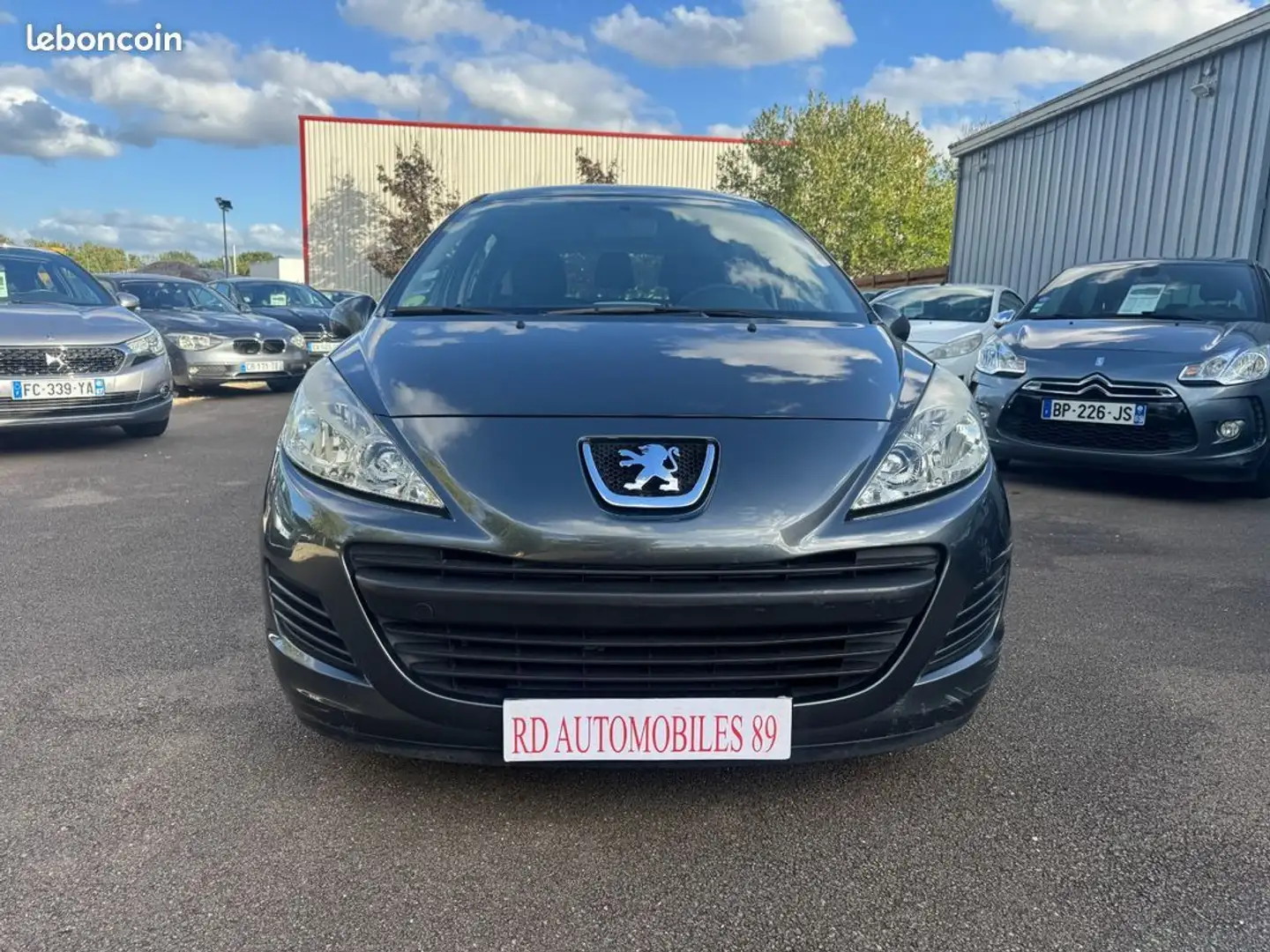 Peugeot 207 1.4 VTI 95 CH Active Grau - 2