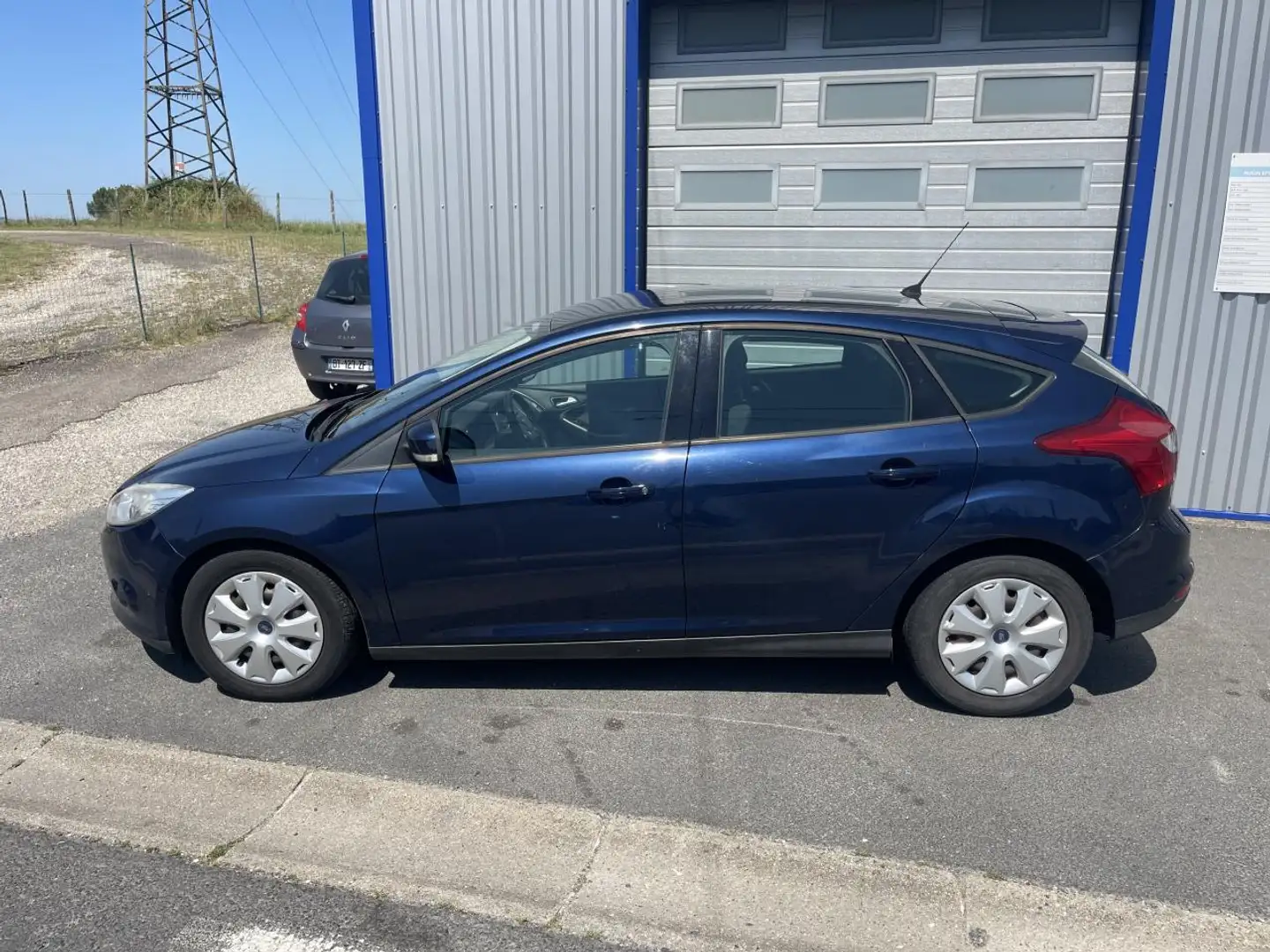 Ford Focus Focus 2.0 TDCi FAP - 115 - BV PowerShift III BERLINE Trend PHASE 1 Blau - 2