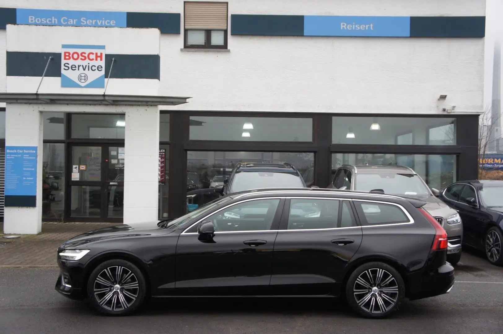 Volvo V60 Inscription AWD*ACC*AHK*H/K*360*LEDER*WIPA* Negro - 2