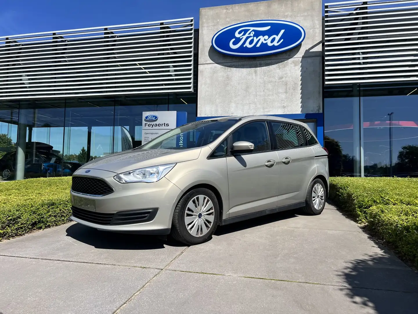 Ford Grand C-Max Trend 1.0 Ecoboost met 125 PK! Beige - 1