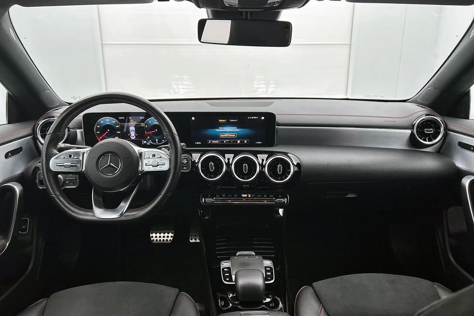 Mercedes-Benz CLA 180 Business Solution AMG Upgrade Edition(NL-auto, Cam Zwart - 2