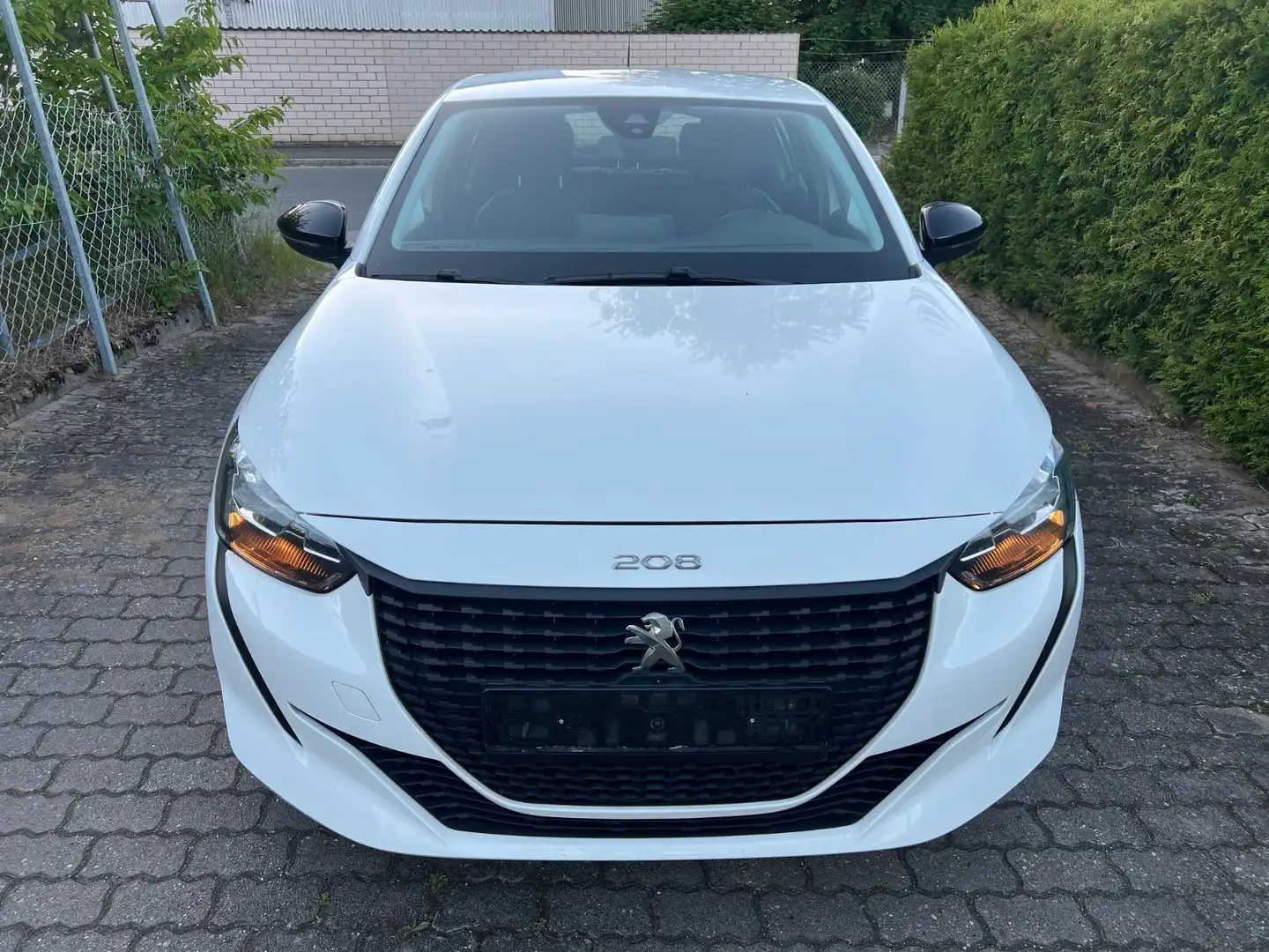 Peugeot 208 Active Pack 1.5 HDI*Navi*PDC*Tempomat* Weiß - 2