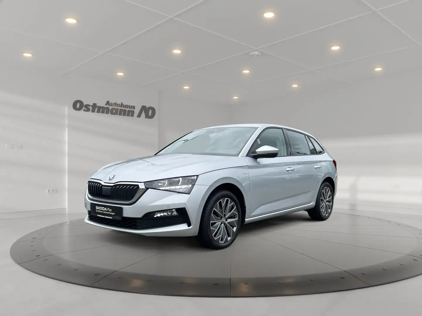 Skoda Scala Tour 70kw TSI *SHZ*PDC*KLIMA*SmartLink Silber - 2