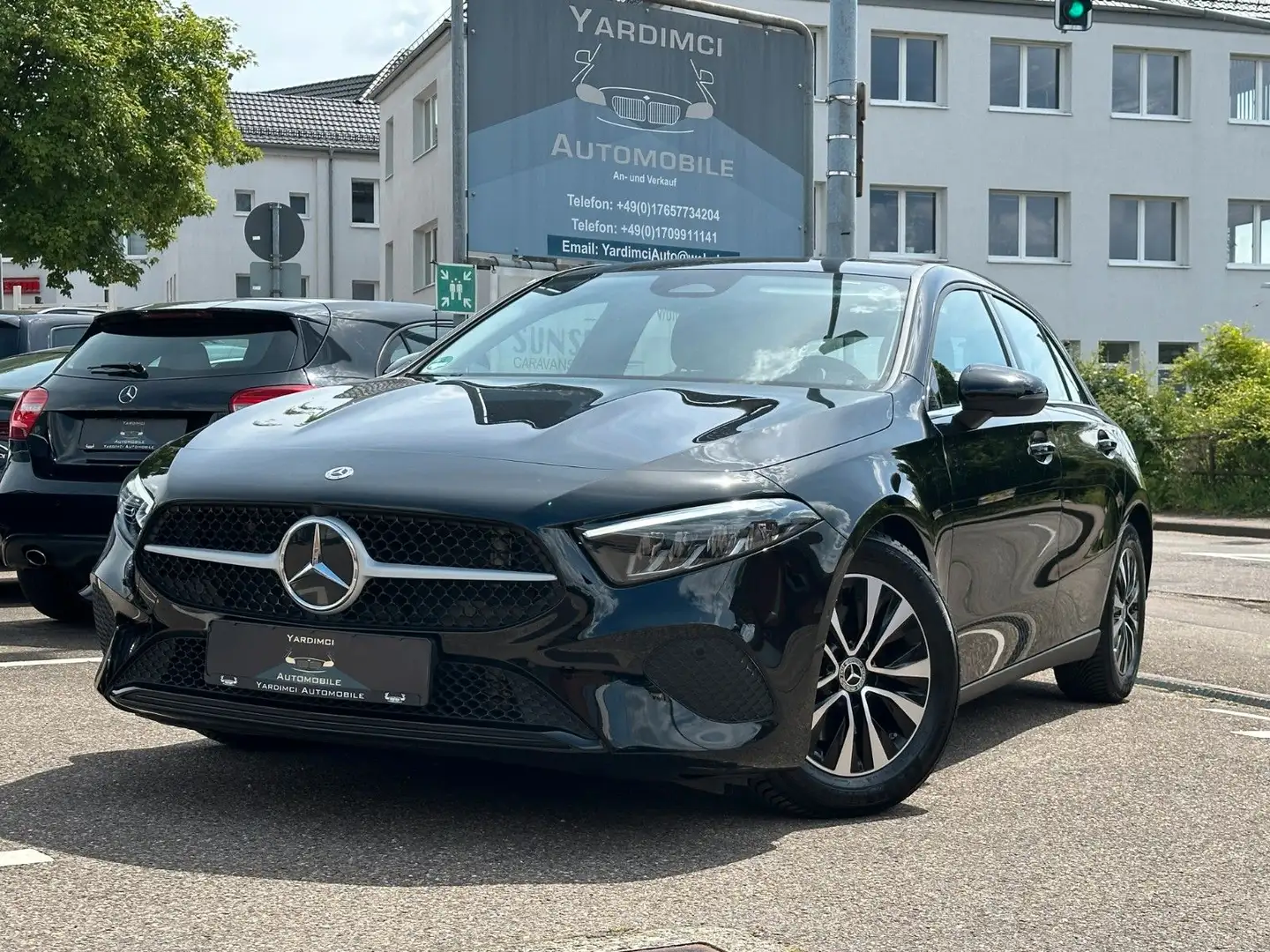Mercedes-Benz A 200 d 8G-DCT*NAVI*LED*KAMERA*SPUR*WENIG KM* Zwart - 1