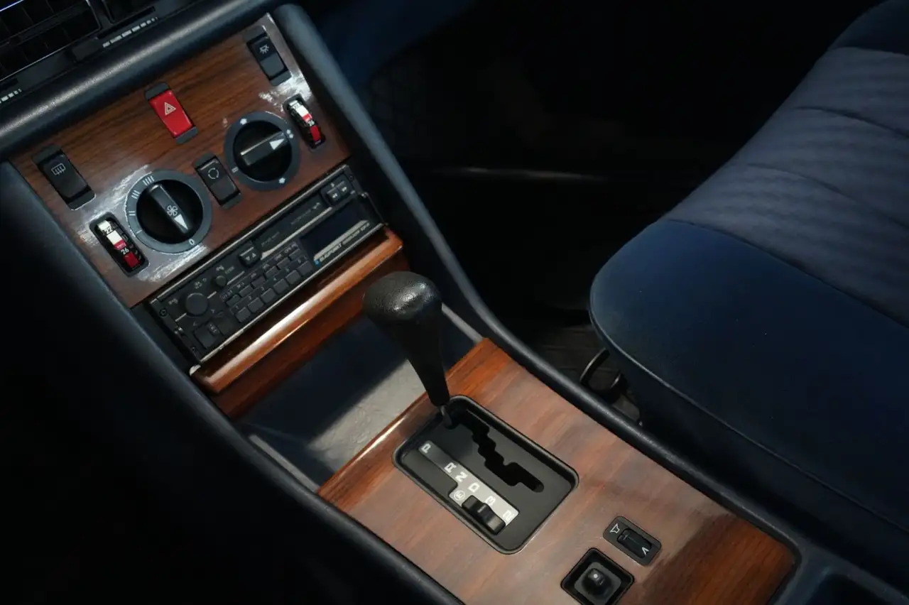 Mercedes-Benz 260 SE W126, foto 12
