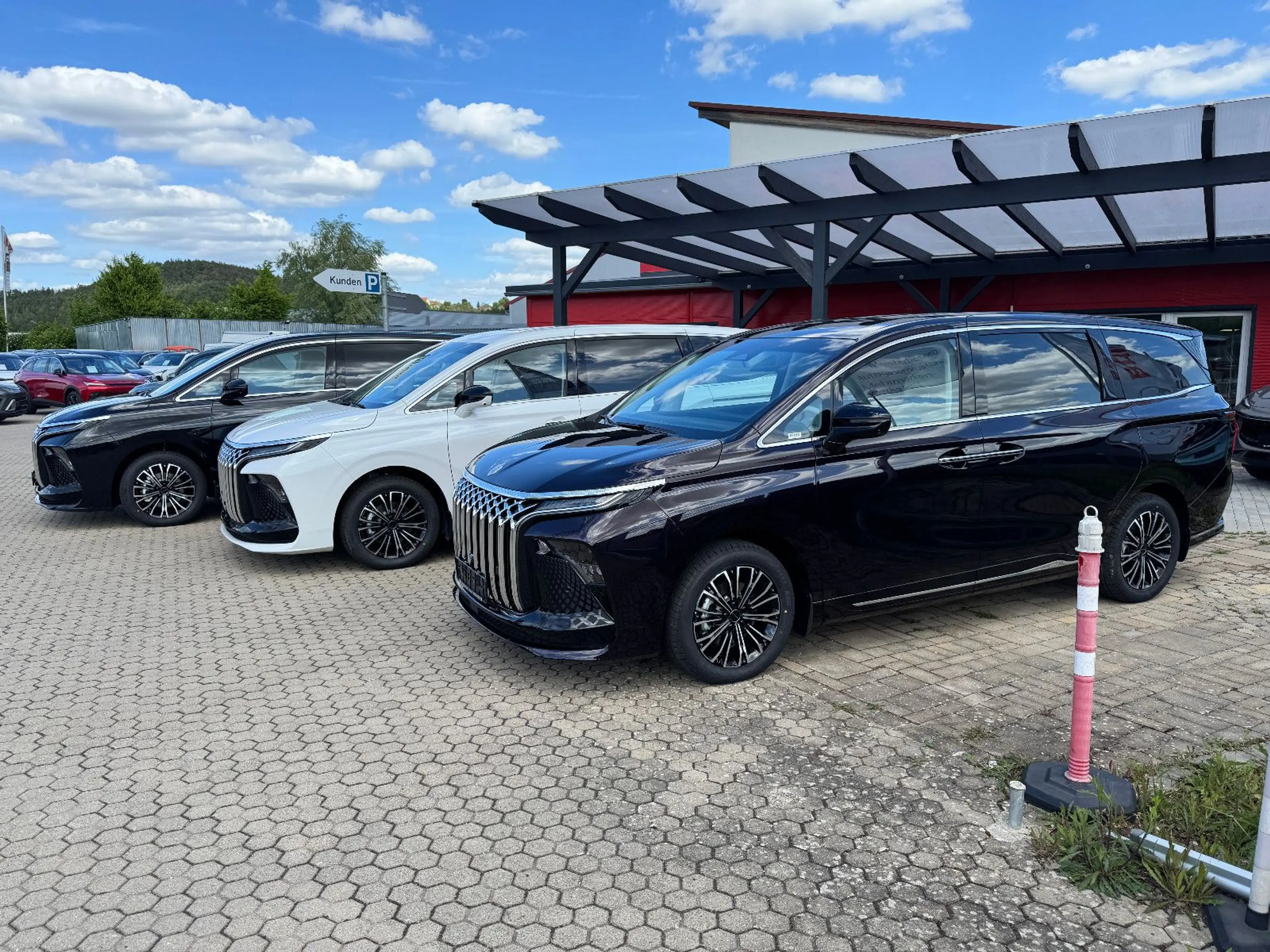 DFM Forthing 9 HEV 7-Sitzer Van inkl Winterräder — photo 3