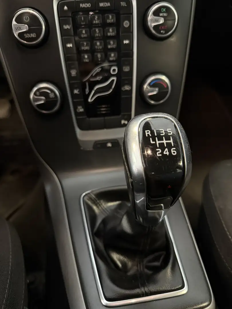 Volvo V40 1.6 d2 Summum s/b-xeno - 2