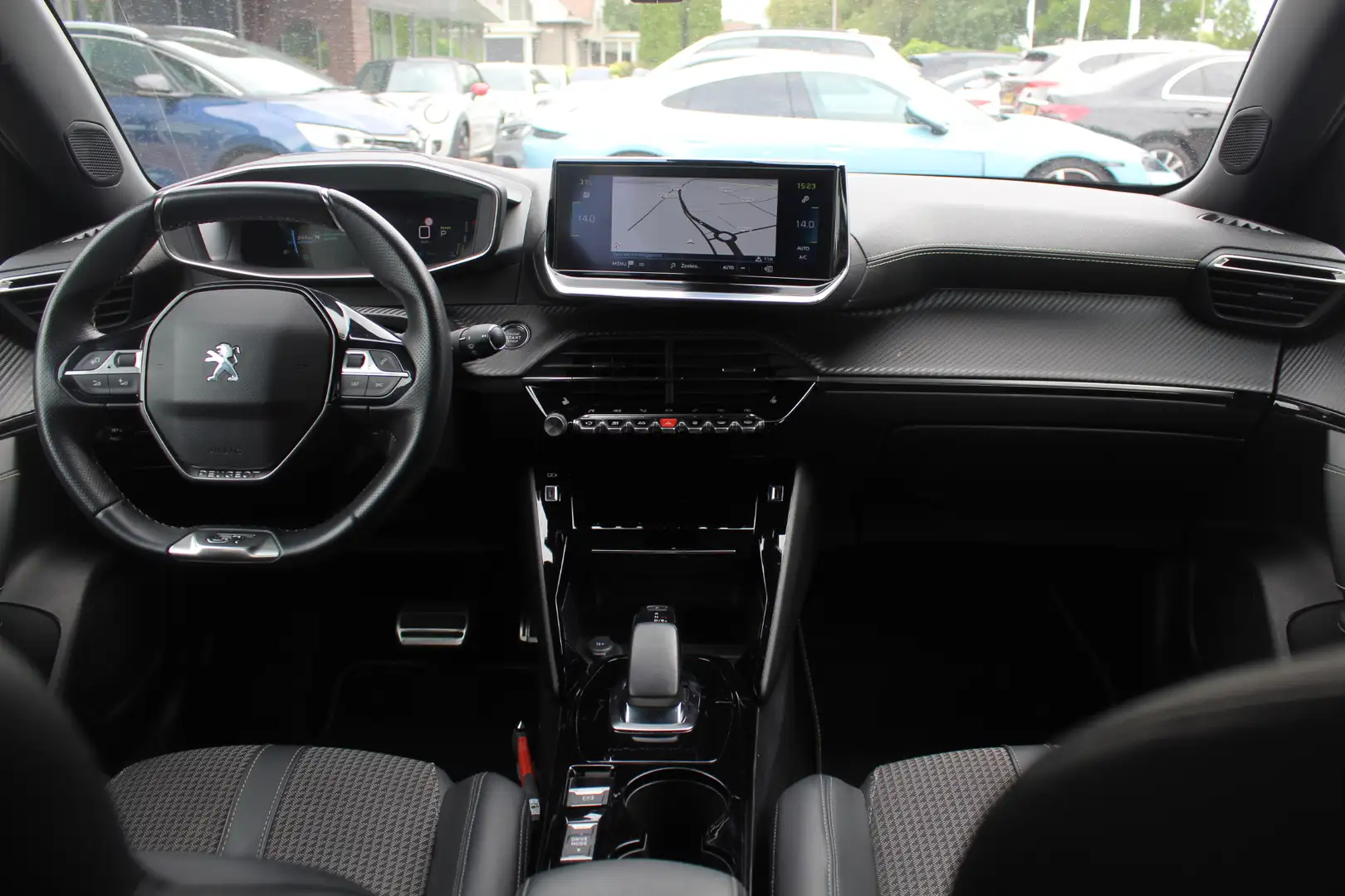 Peugeot e-2008 EV Allure 50 kWh / Camera / Half leder / Virtual C Noir - 2