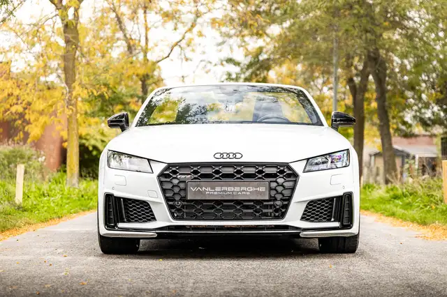 Audi TTS view 2