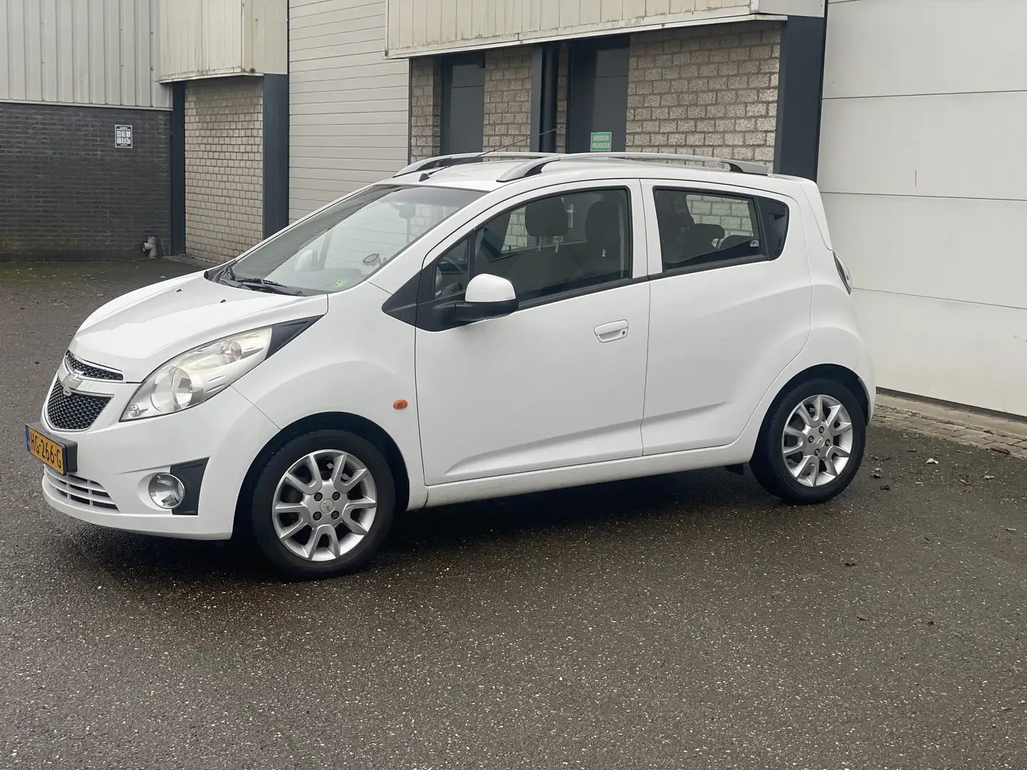 Chevrolet Spark 1.0 16V LS Wit - 2