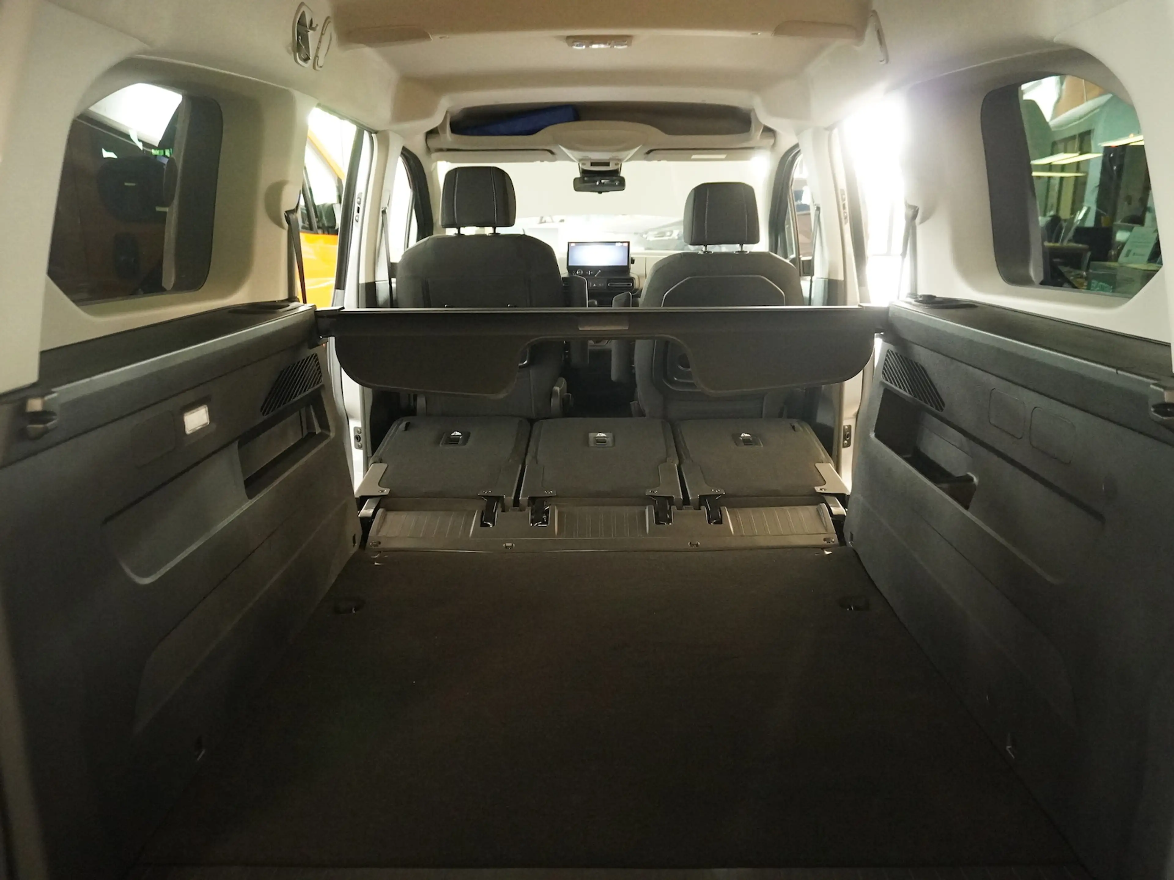 Fiat Doblo Maxi Kombi 130 AT8 / 10-Zoll-Navigation — photo 5