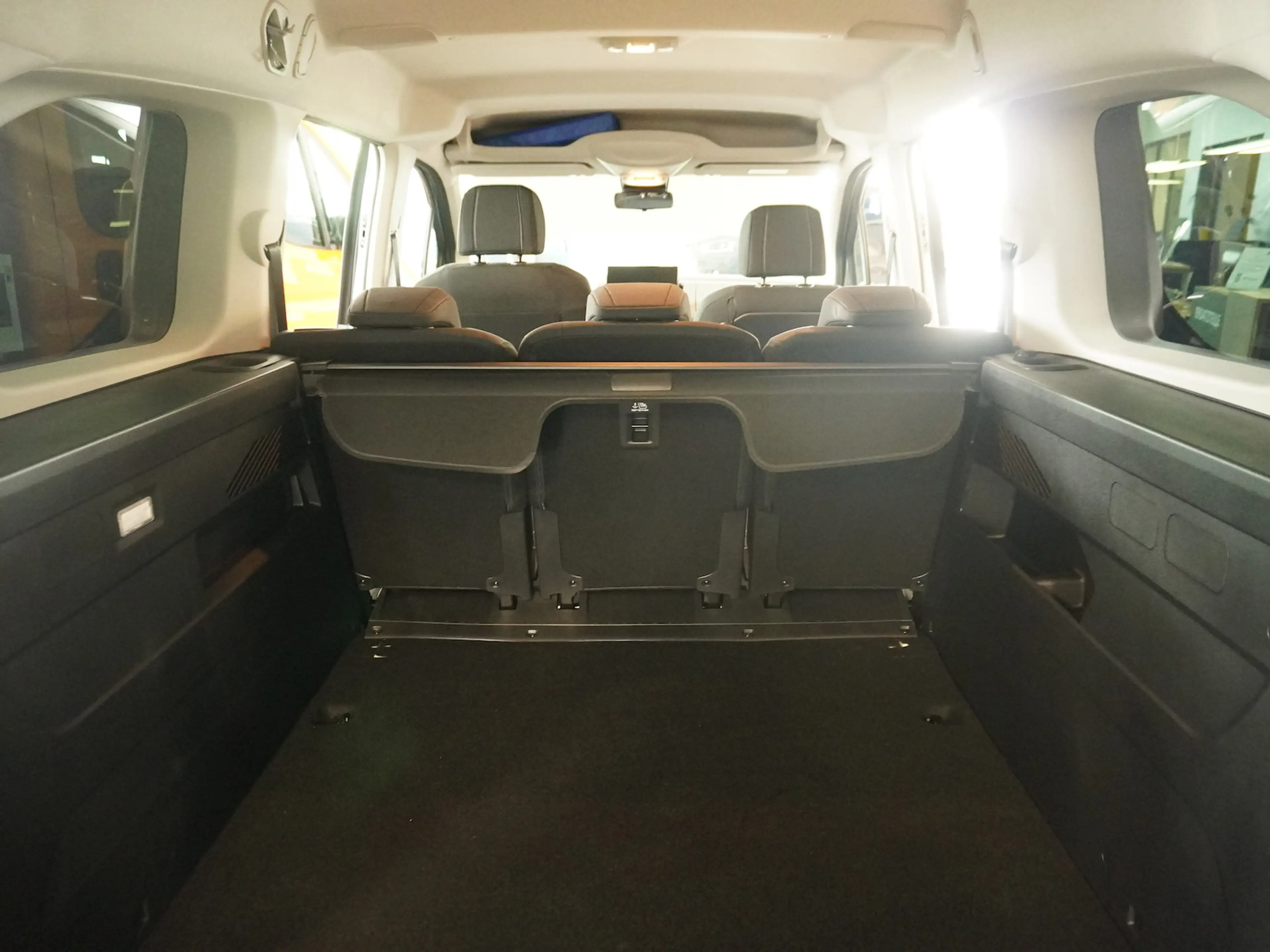 Fiat Doblo Maxi Kombi 130 AT8 / 10-Zoll-Navigation — photo 6