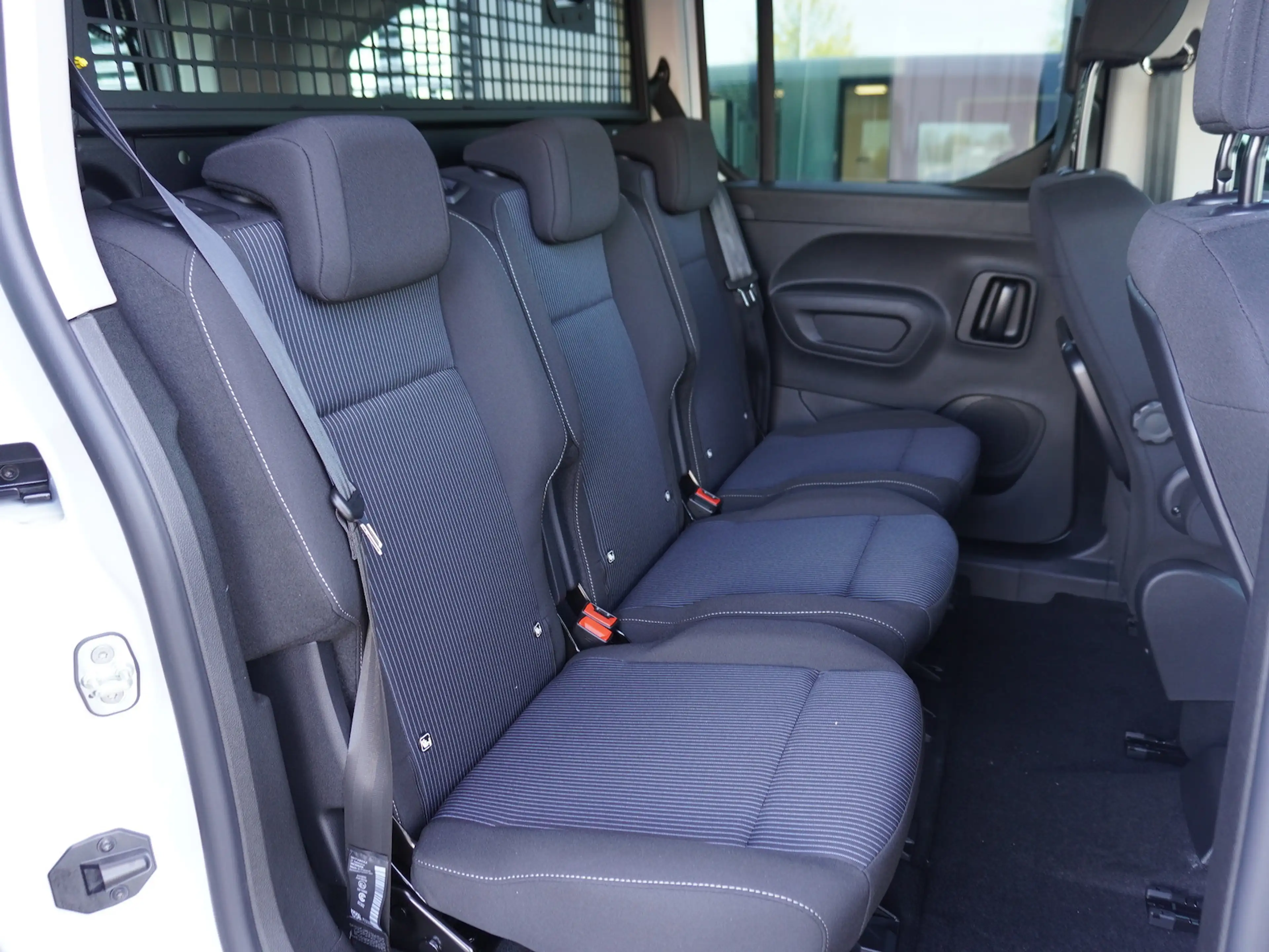 Fiat Doblo Maxi Kombi 130 AT8 / 10-Zoll-Navigation — photo 10