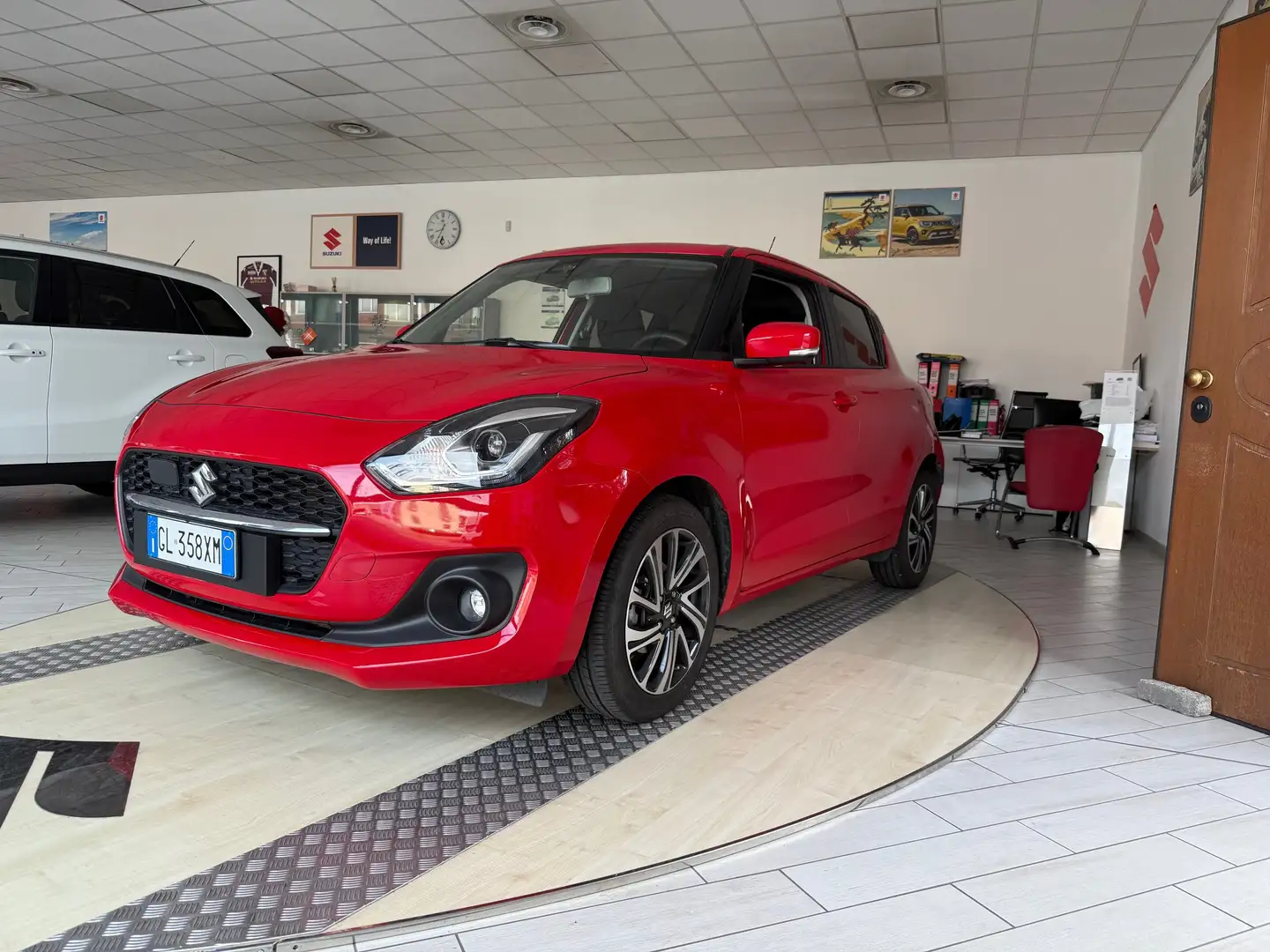 Suzuki Swift Swift VI 2020 1.2h Top 2wd cvt Roşu - 2