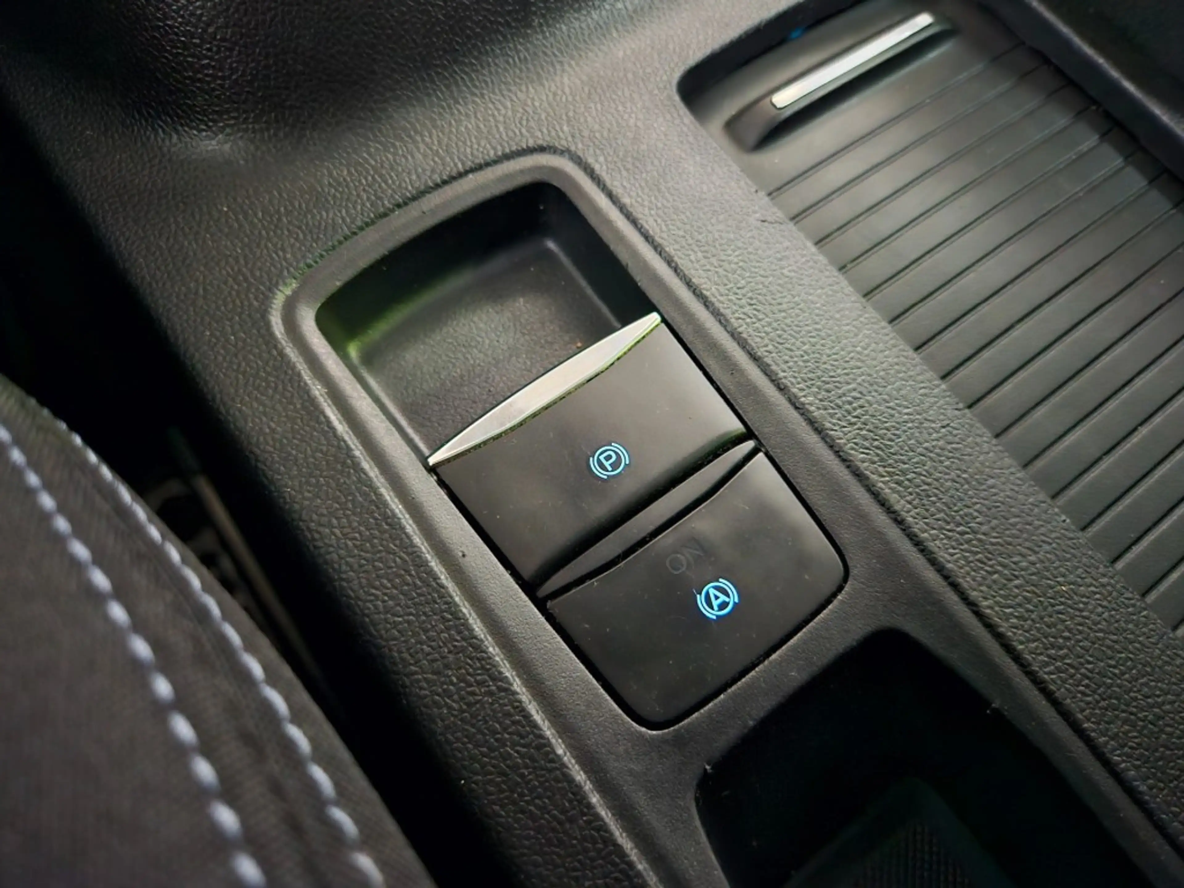 Ford Focus Wagon 1.0 EcoBoost Hybrid Active Business / Trekha — photo 35