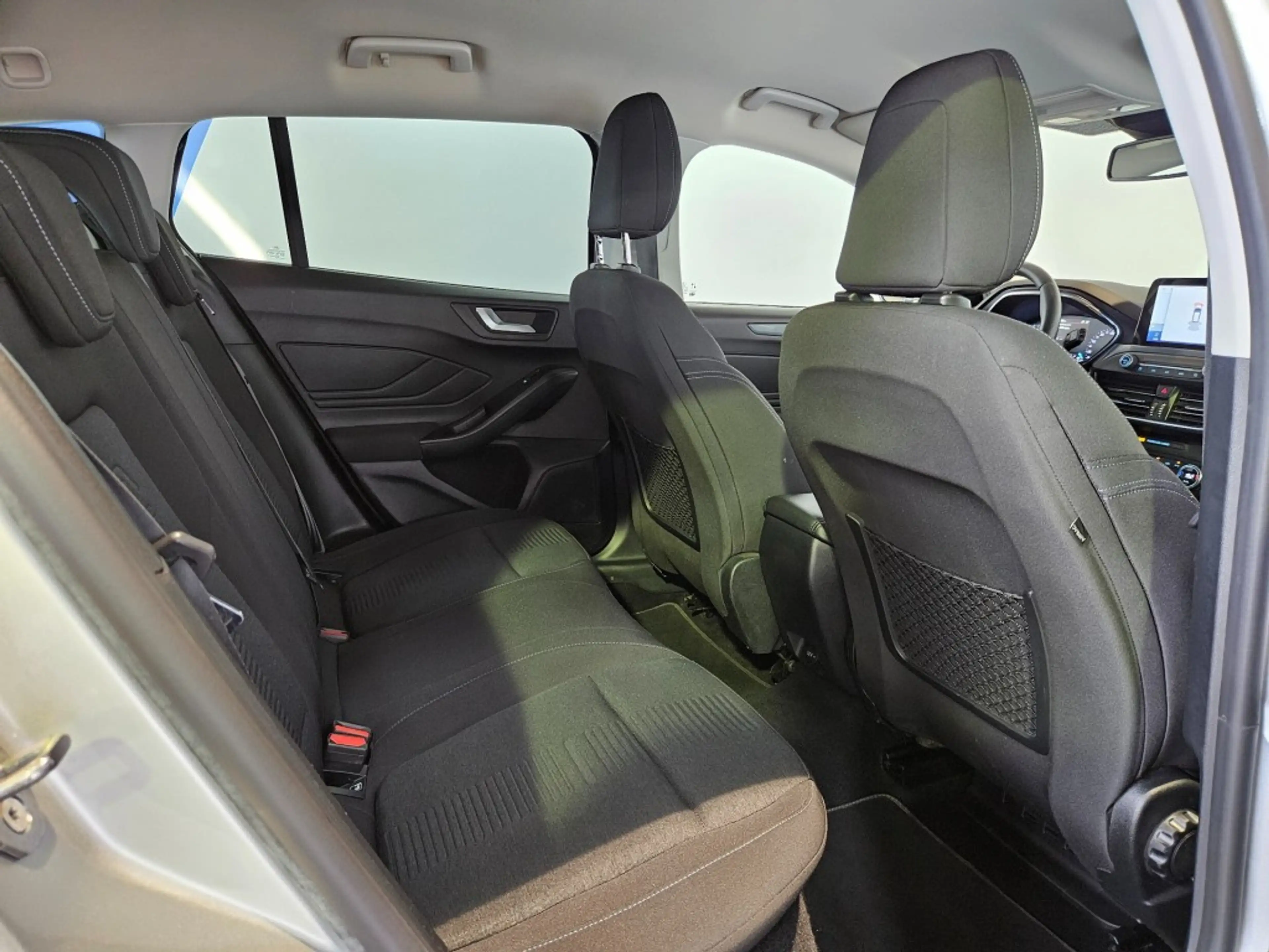 Ford Focus Wagon 1.0 EcoBoost Hybrid Active Business / Trekha — photo 23