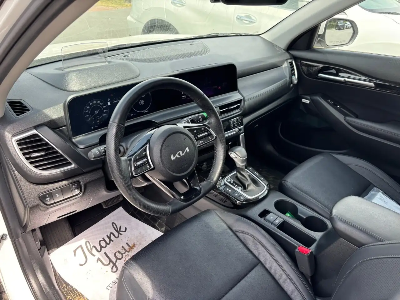 Kia Seltos снимка Kia Seltos