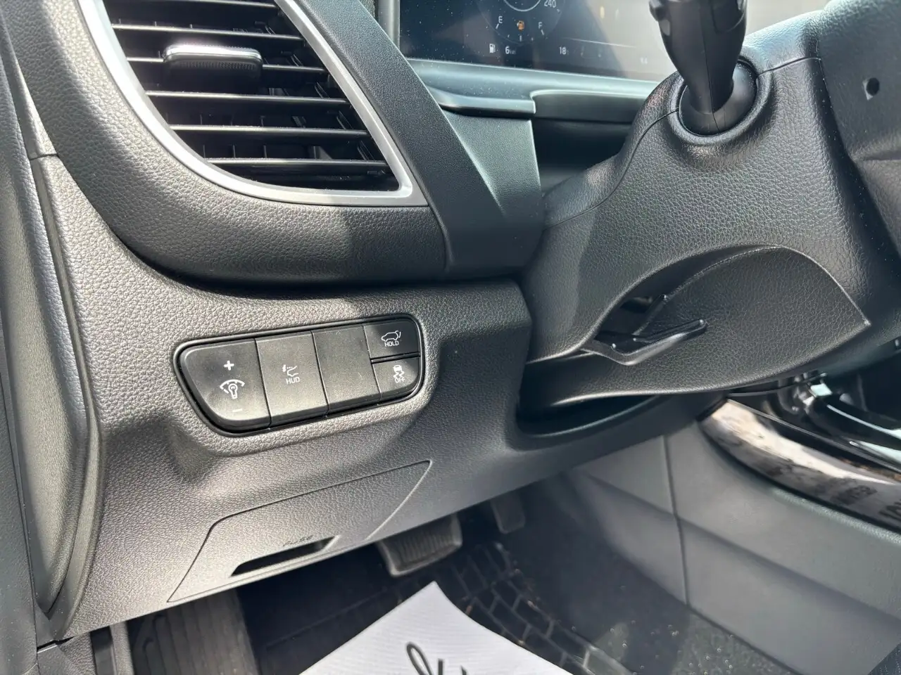 Kia Seltos снимка Kia Seltos