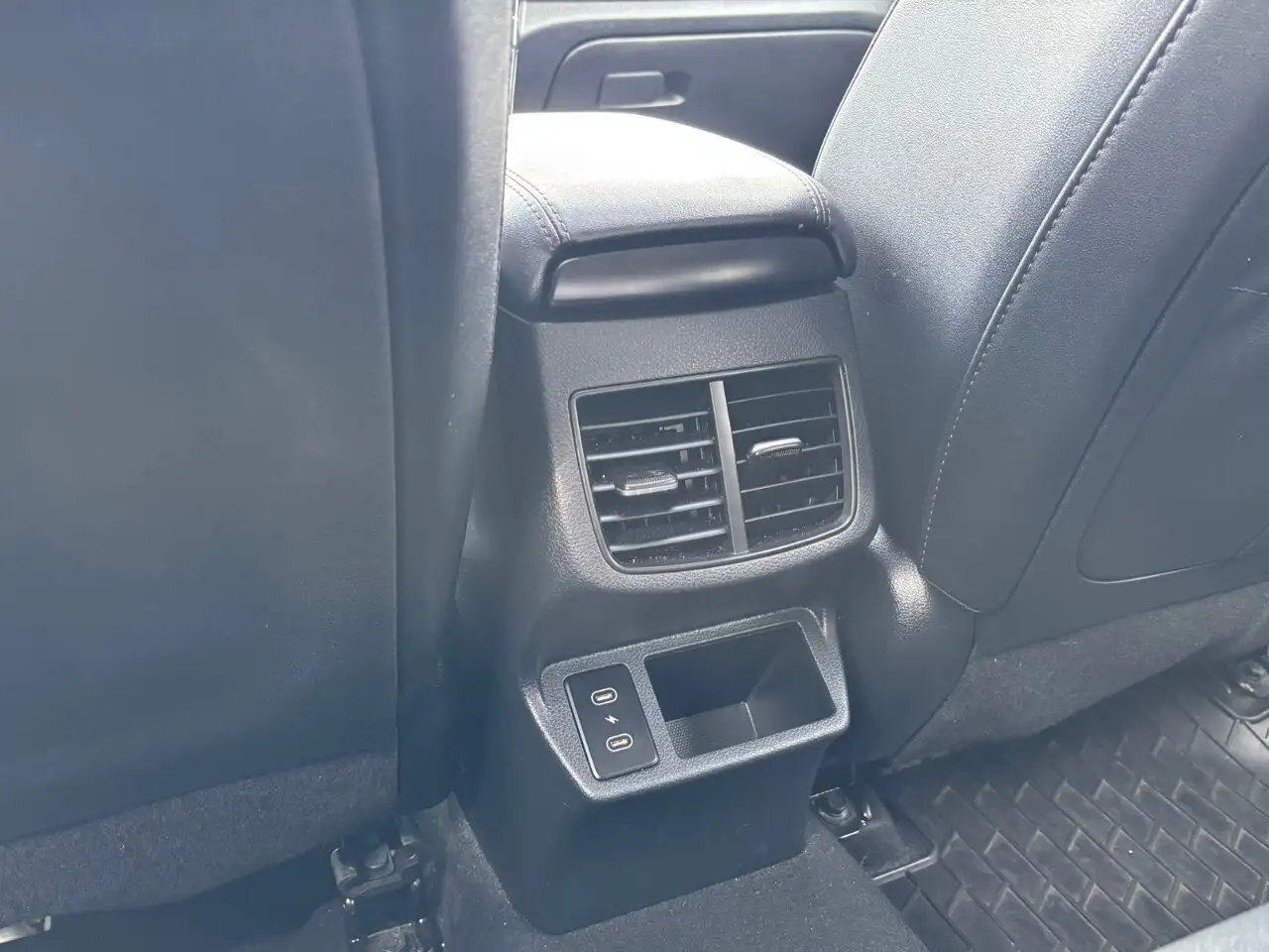 Kia Seltos снимка Kia Seltos