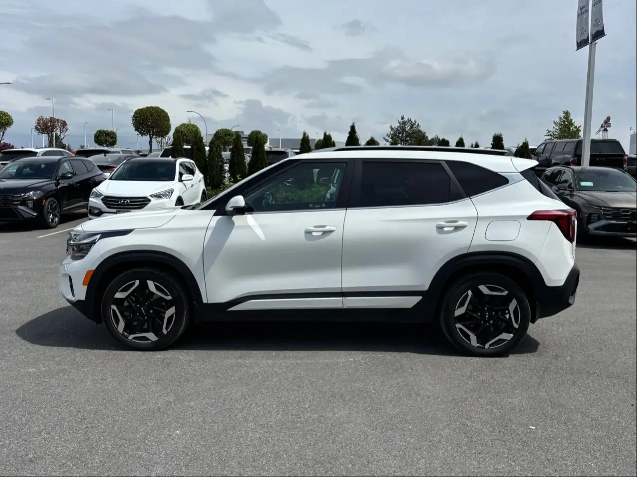 Kia Seltos снимка Kia Seltos