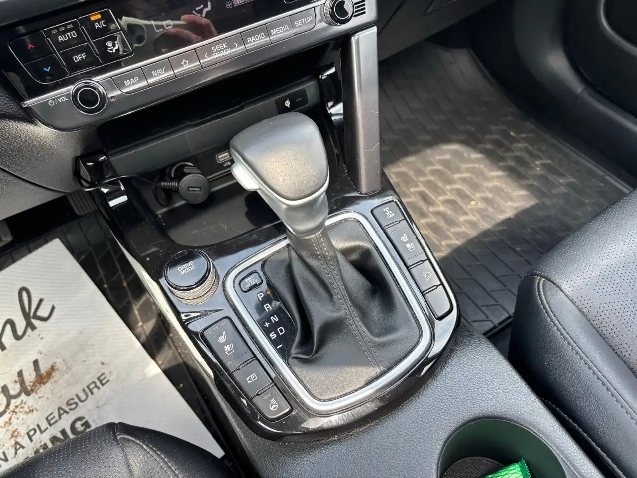 Kia Seltos снимка Kia Seltos