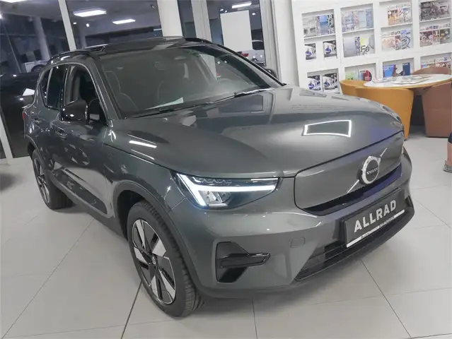 Volvo EX40 Twin Motor Plus Dark