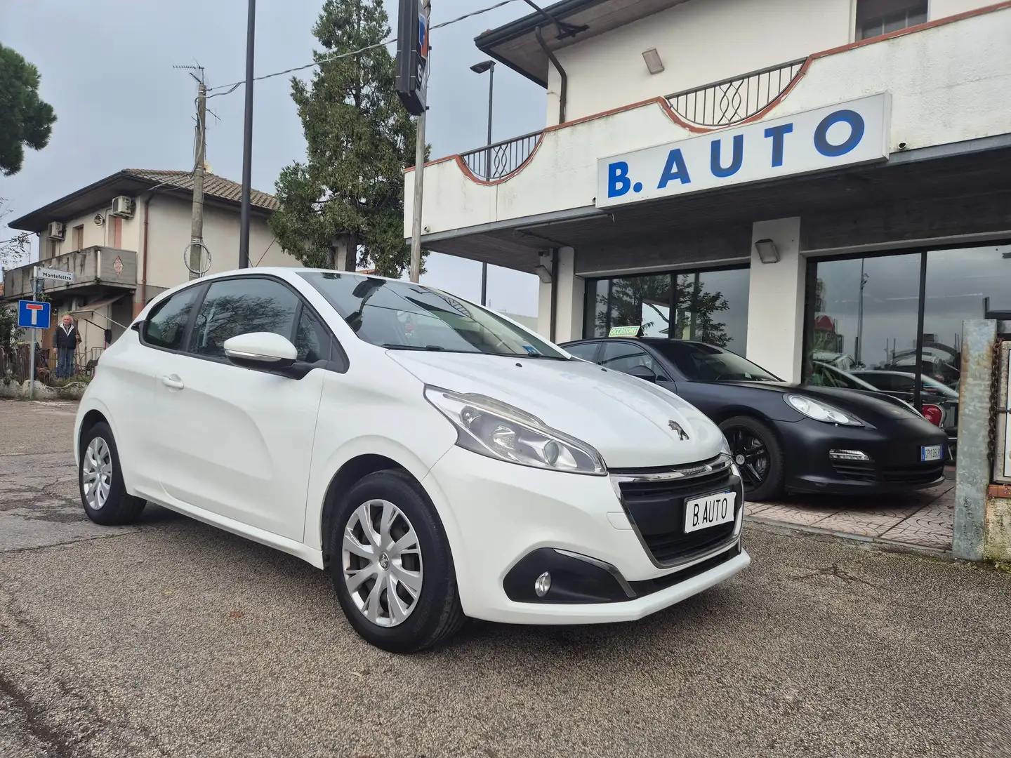 Peugeot 208 208 I 2015 3p 1.0 puretech Active 68cv - 1