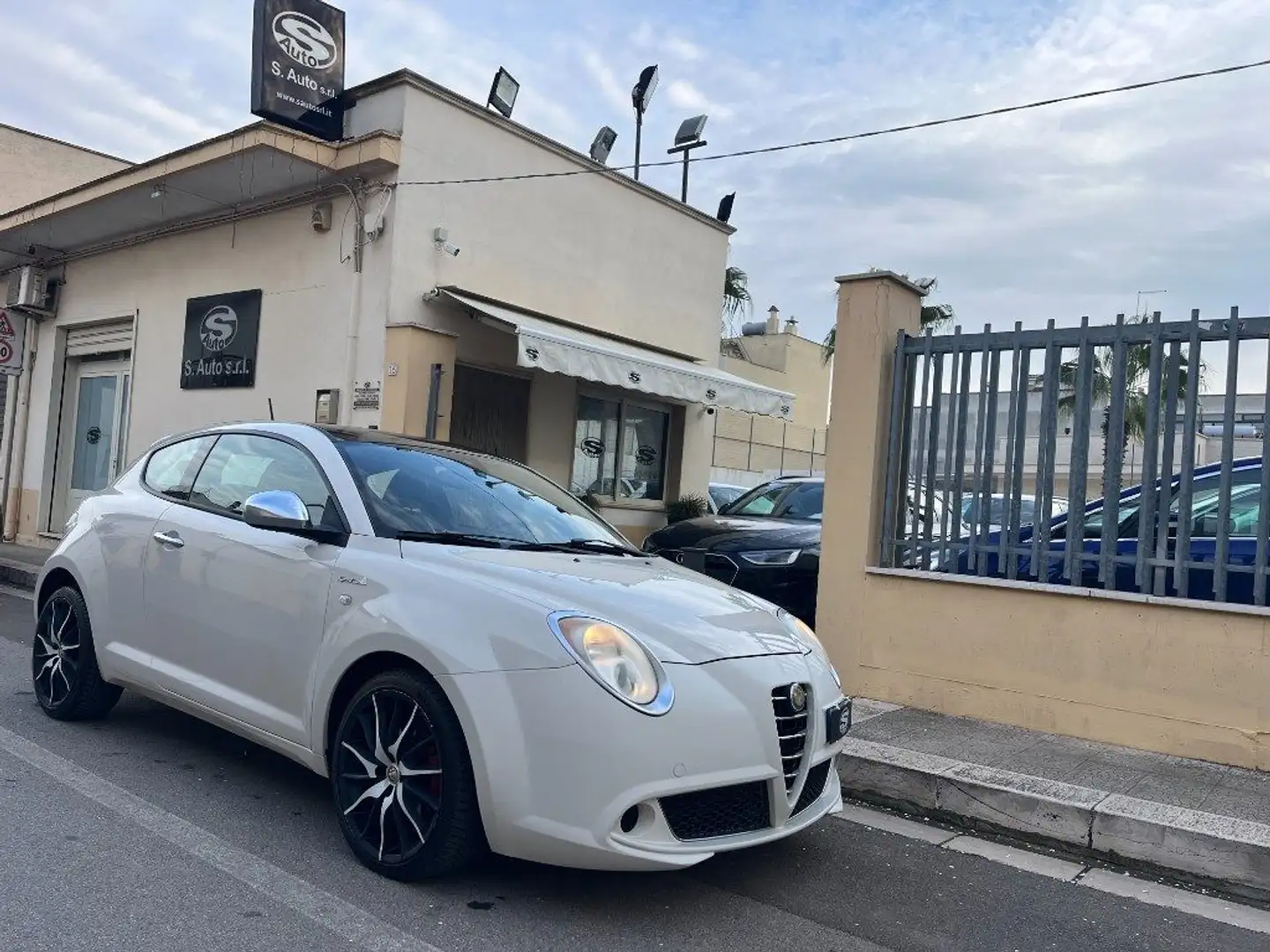 Alfa Romeo MiTo 1.3 JTDm 85 CV Sportiva Weiß - 1