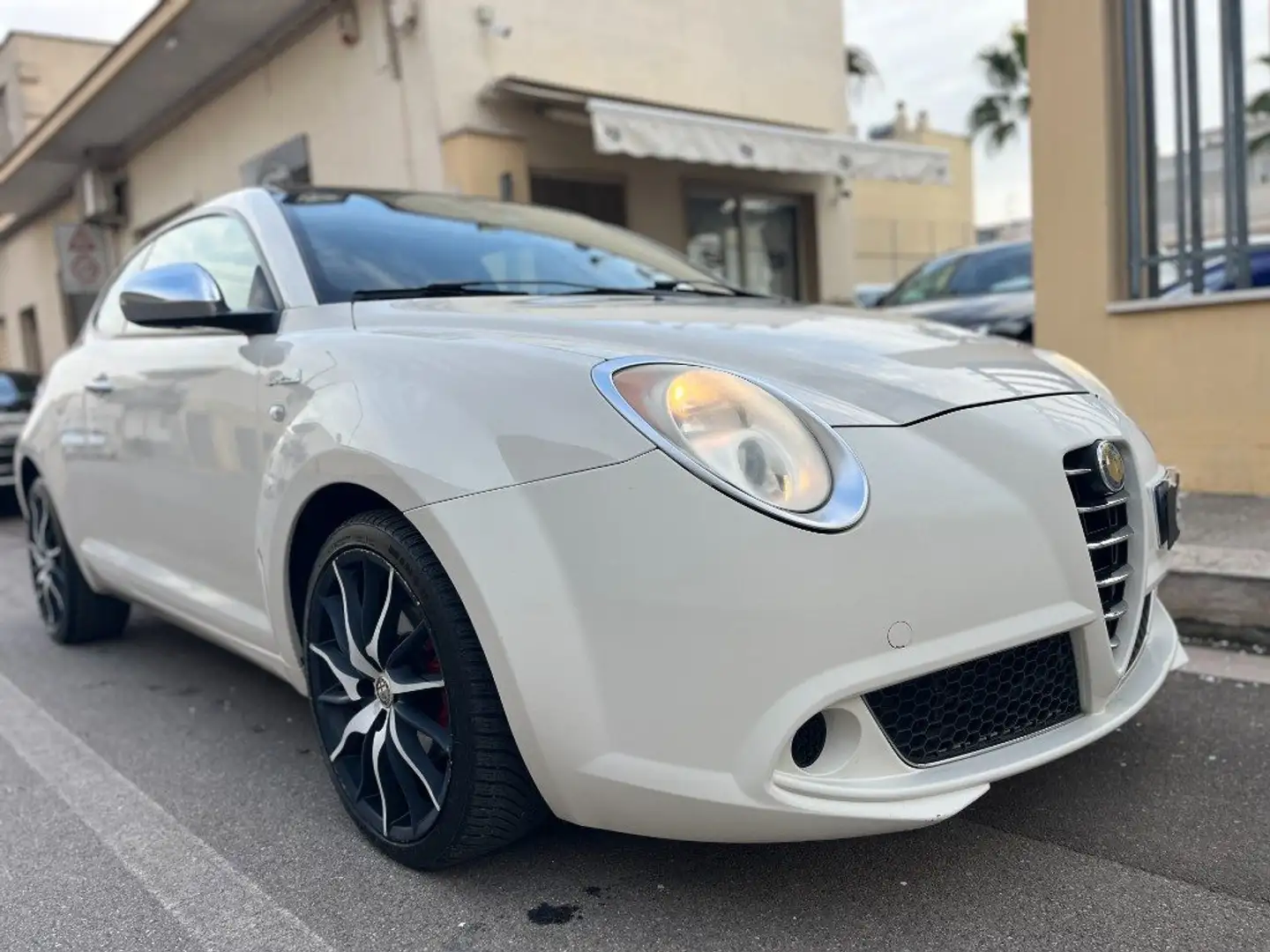 Alfa Romeo MiTo 1.3 JTDm 85 CV Sportiva Weiß - 2