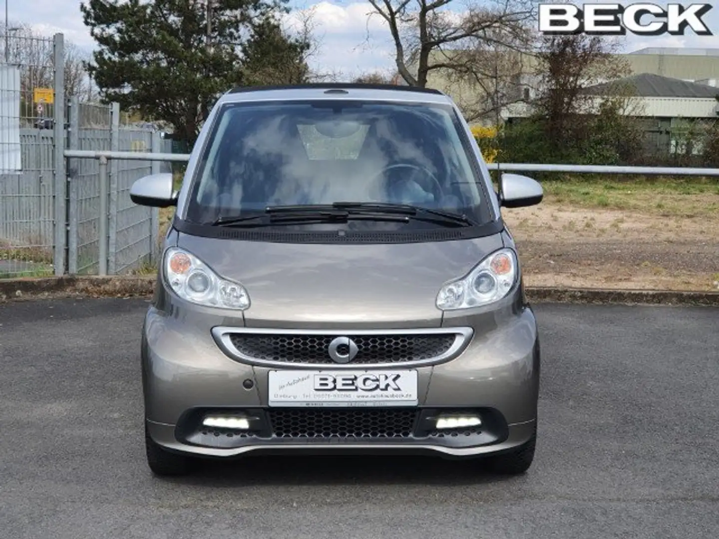 smart forTwo Cabrio mhd Passion | Navi, Klima, Beige - 2