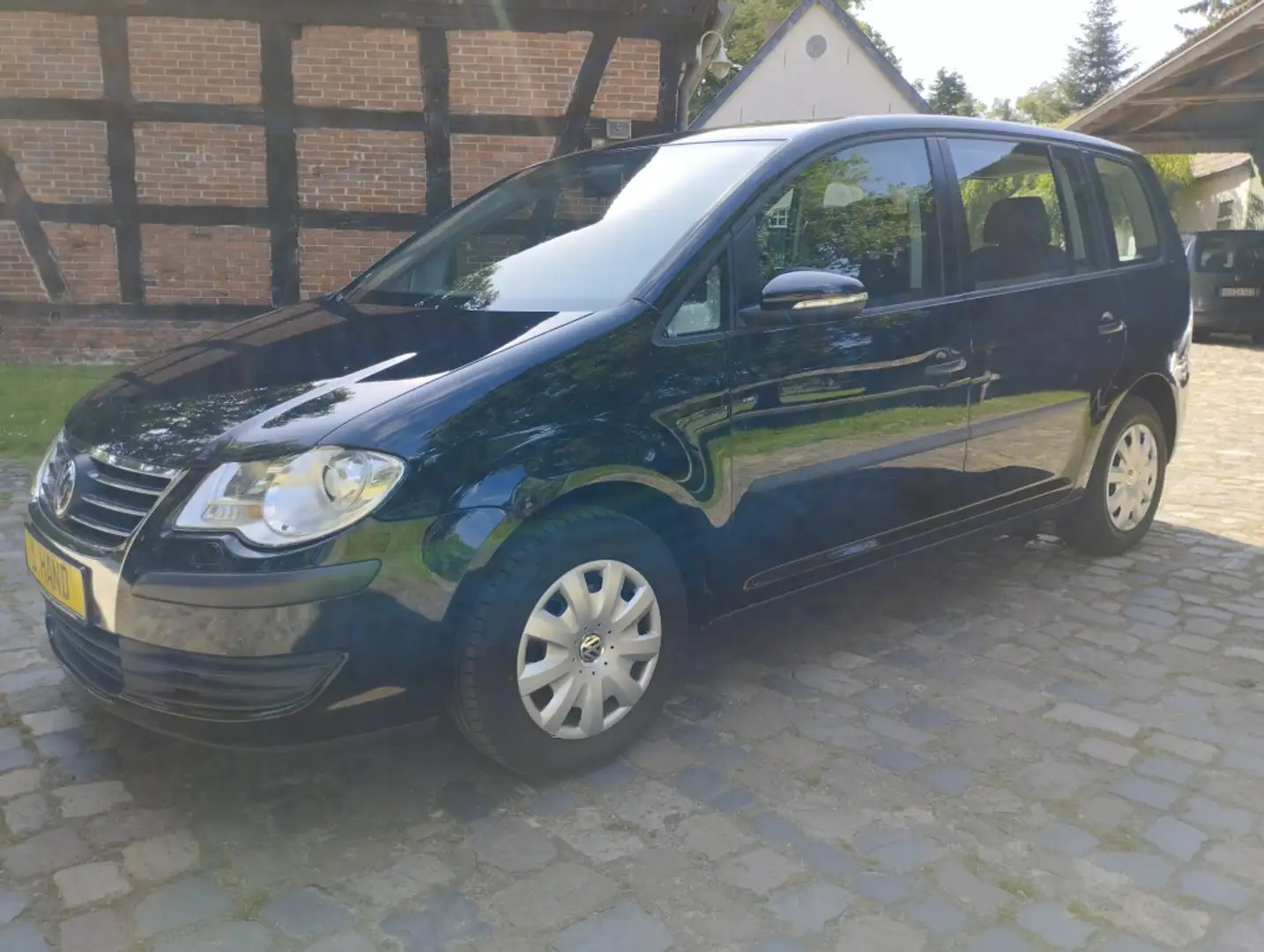 Volkswagen Touran 1.6 aus 1. Hand VW-Scheckheft gepflegt Schwarz - 2