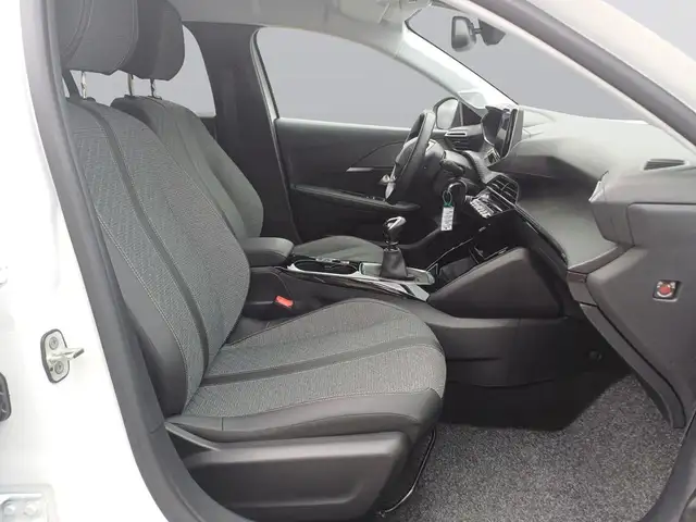 Peugeot 208 view 11