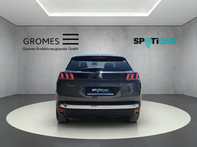 Peugeot 3008 view 4