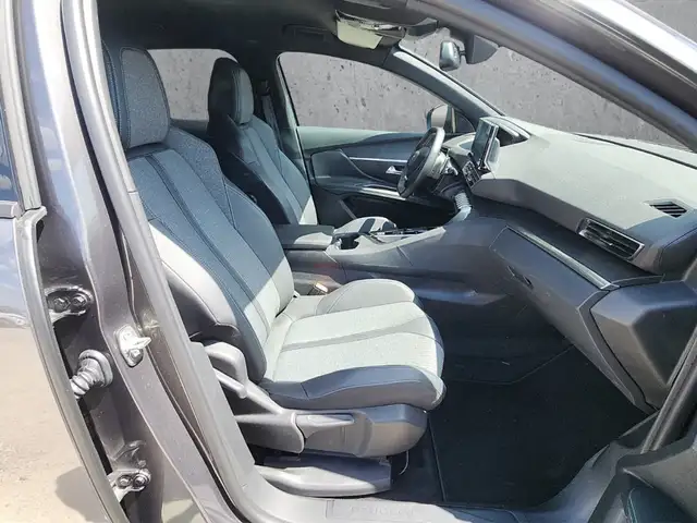 Peugeot 3008 view 13