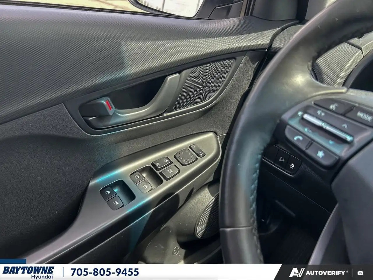 Hyundai KONA снимка Hyundai KONA