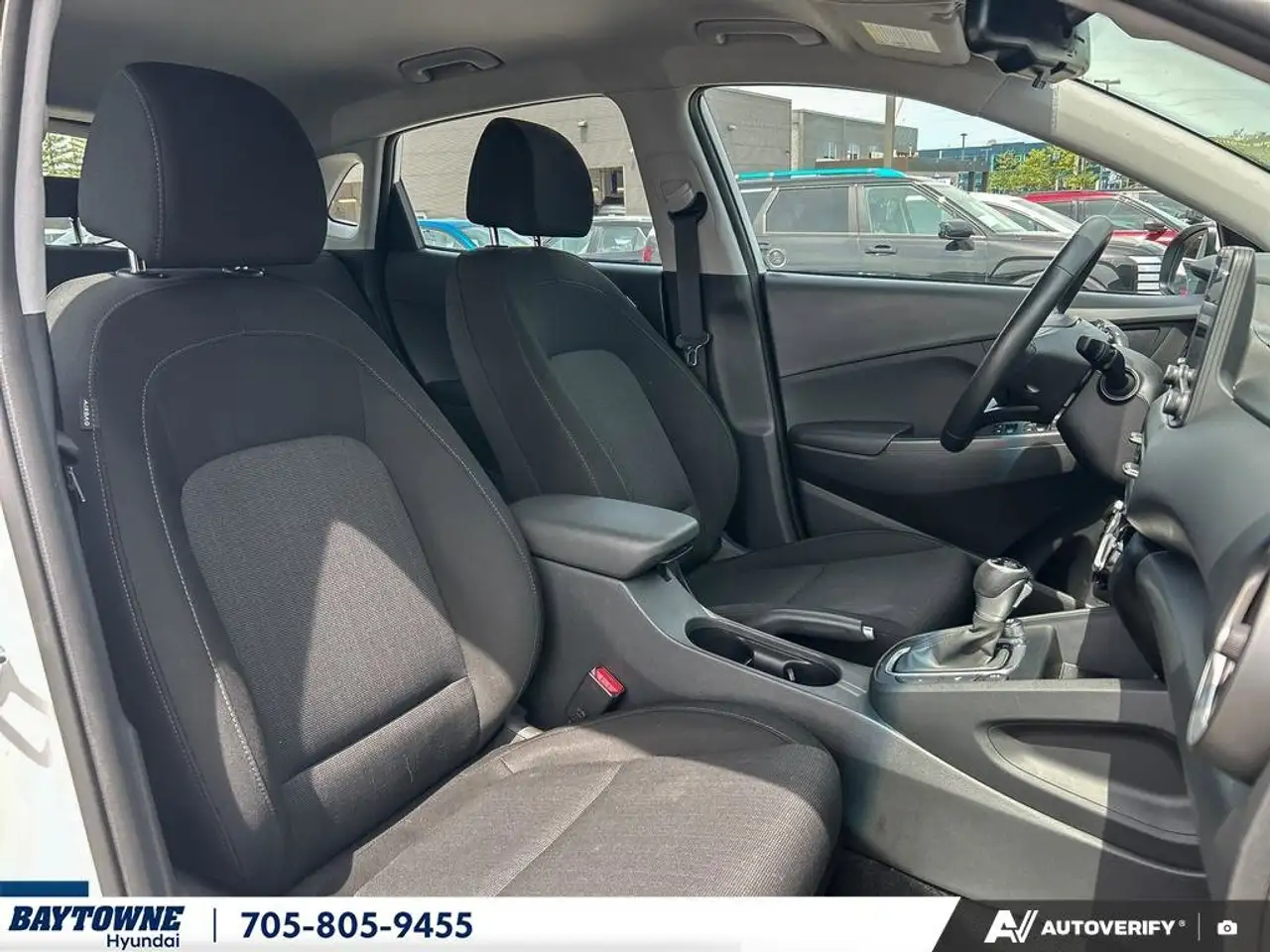 Hyundai KONA снимка Hyundai KONA