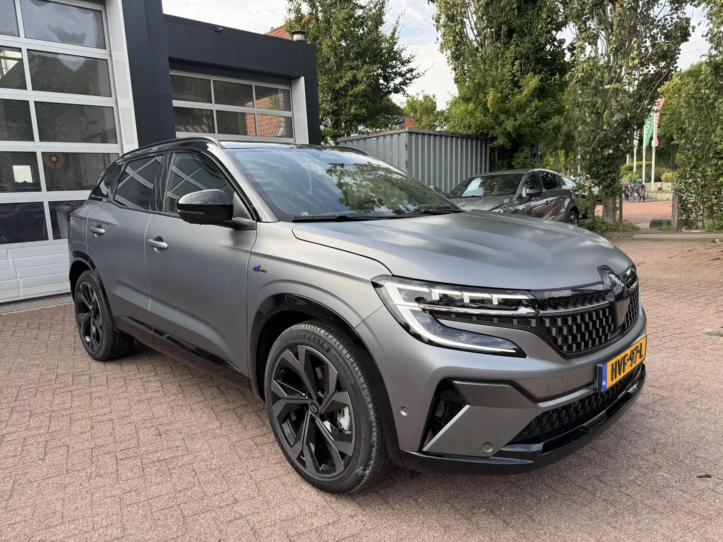 Renault Austral 1.2 E-Tech full hybrid 200 iconic esprit Alpine Gris - 2