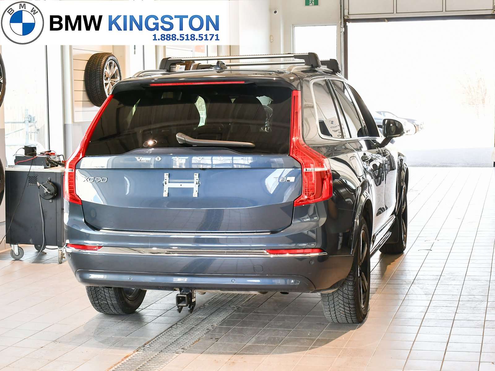 2025 Volvo XC90 T8 AWD Ultra Bright Theme 7-Seater alt 5