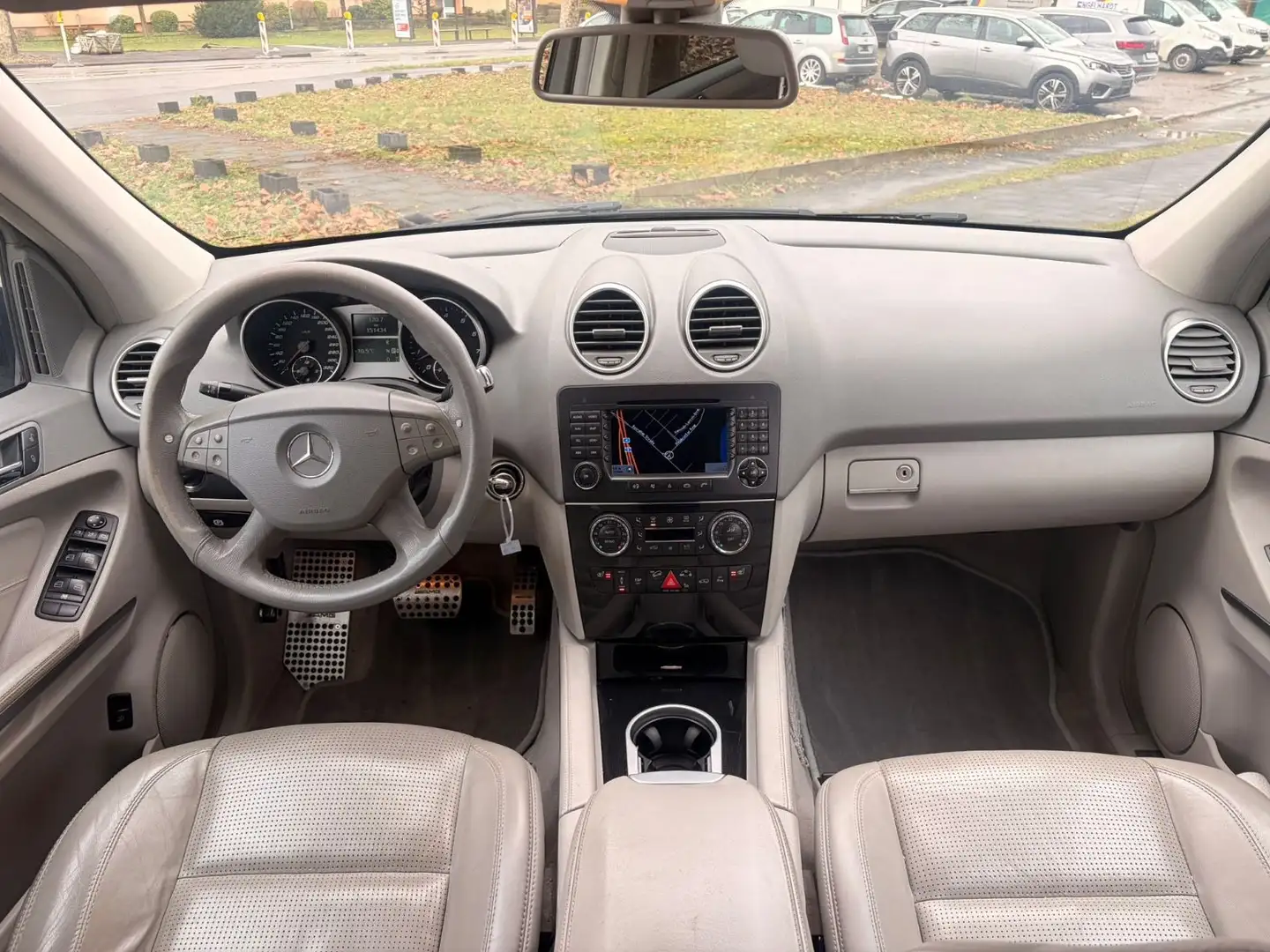 Mercedes-Benz ML 63 AMG Schwarz - 2