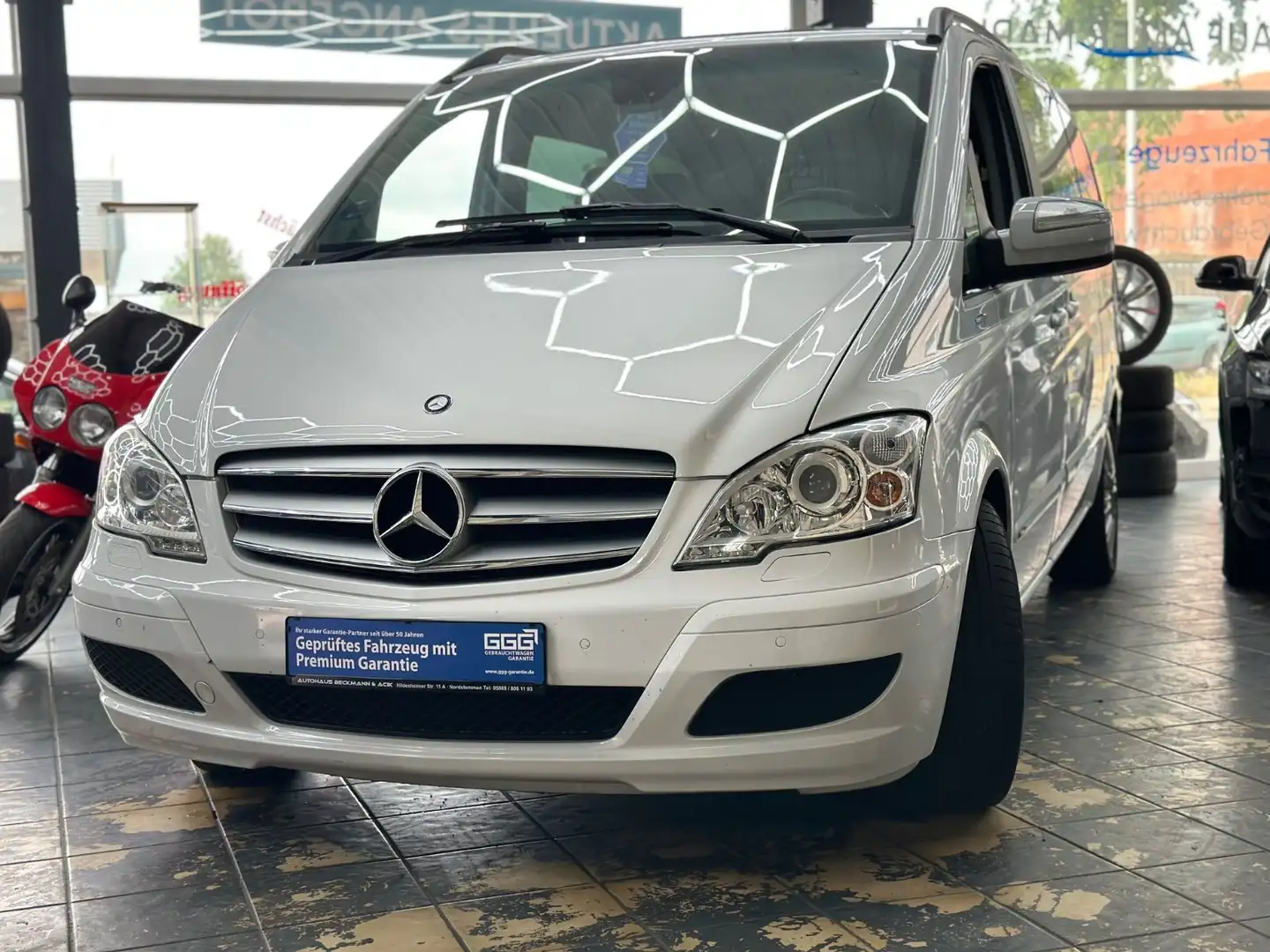 Mercedes-Benz Viano 3.0 CDI Ambiente Edition lang*TÜV*7SITZER* Weiß - 2