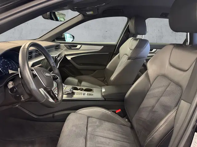 Audi A6 view 12
